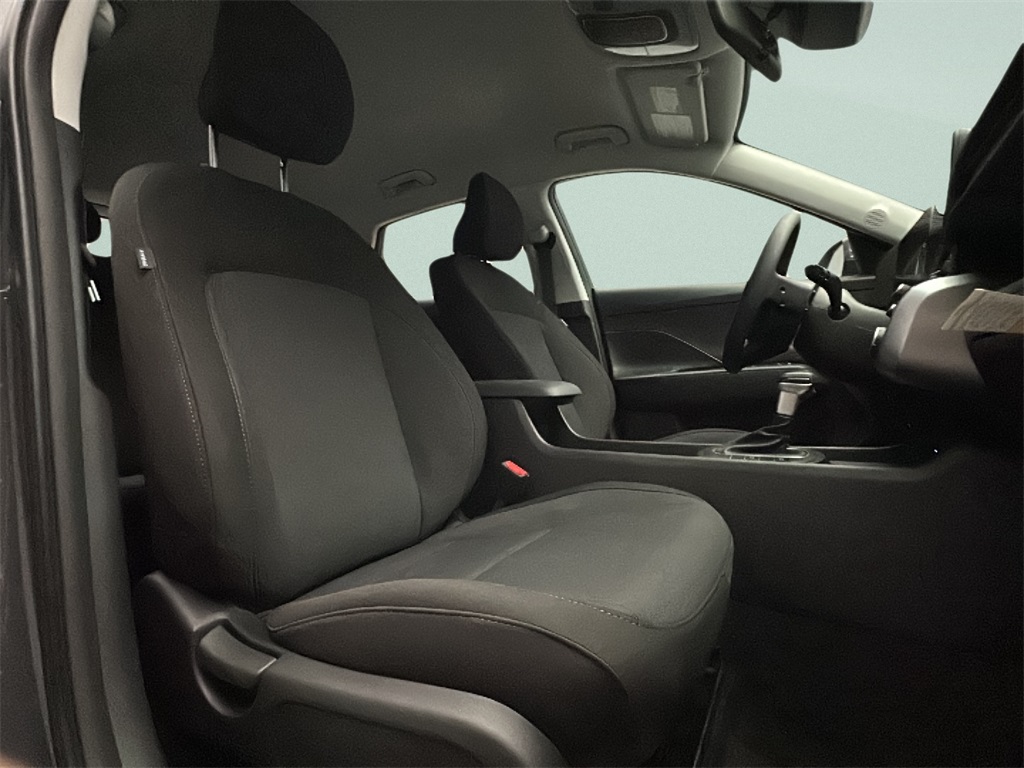 2026 Hyundai Kona SE photo 10