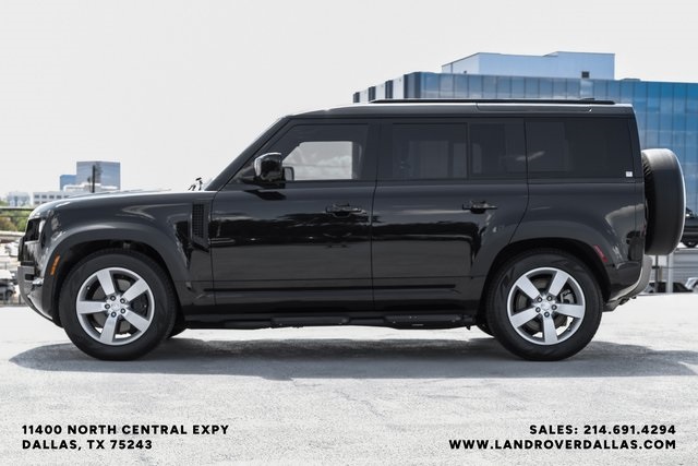 2025 Land Rover Defender 110 X-Dynamic SE photo 12
