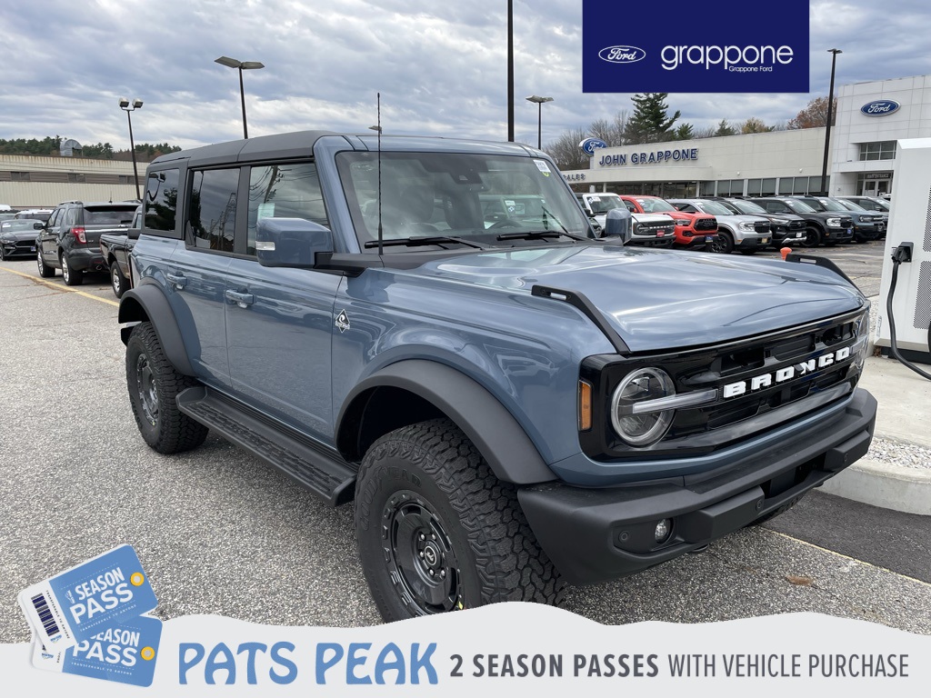 2025 Ford Bronco 4-Door Outer Banks's photo