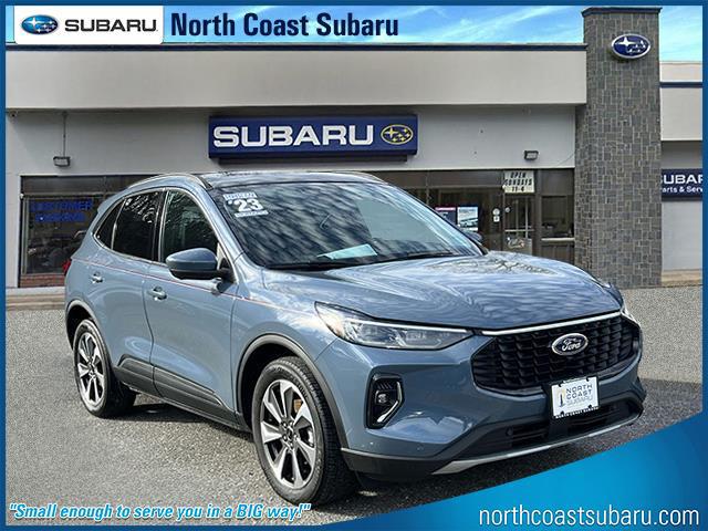 2023 Ford Escape Platinum's photo