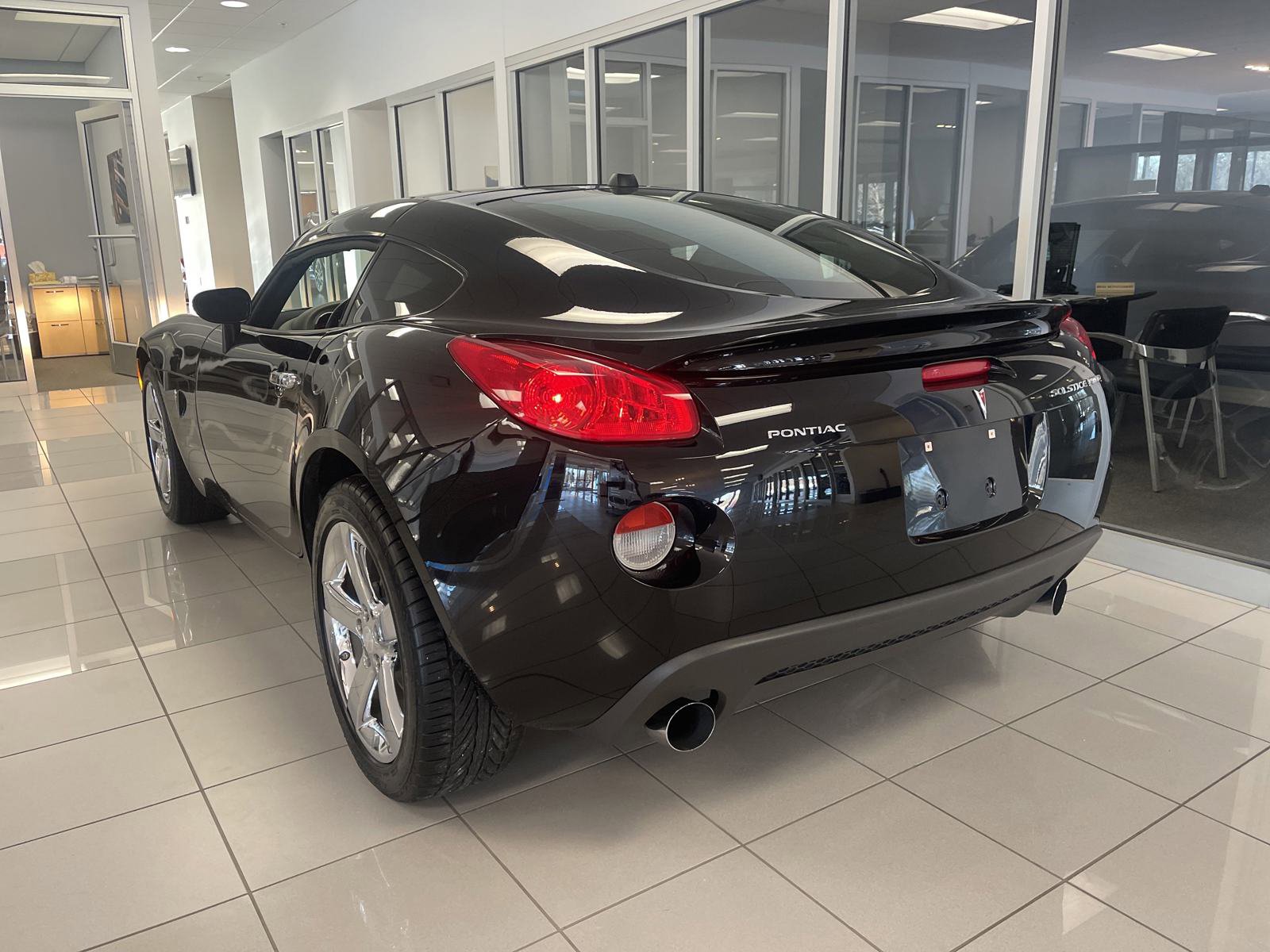 2009 Pontiac Solstice photo 3