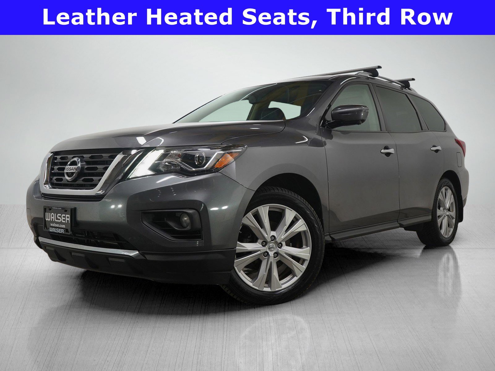 2018 Nissan Pathfinder SL's photo