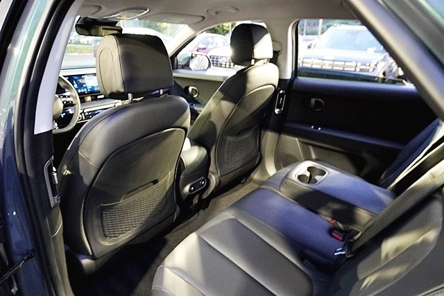 Used 2025 Green Hyundai SEL image 21