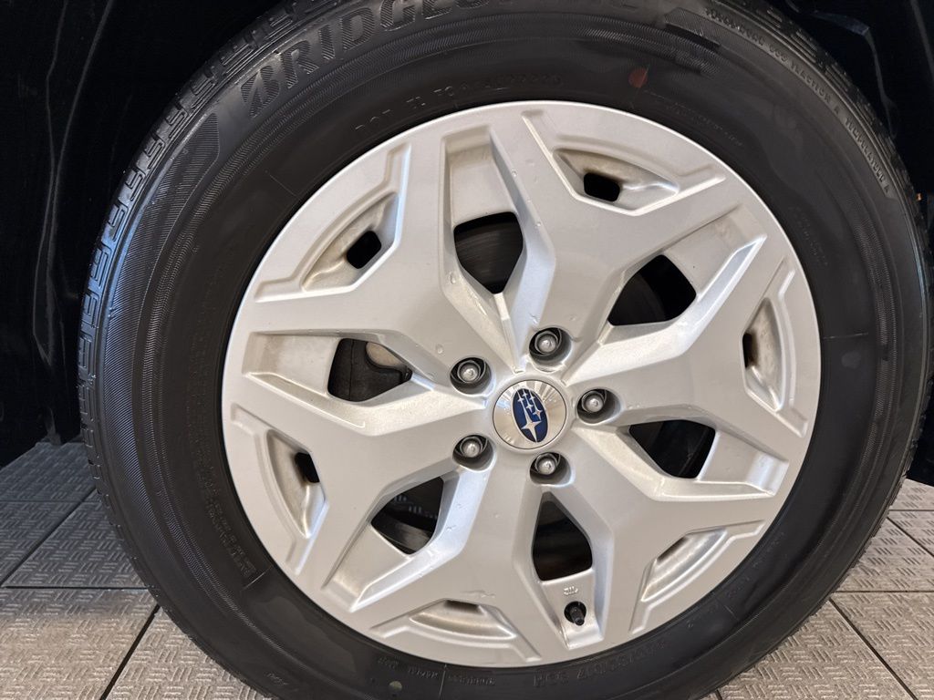 2022 Subaru Forester Base photo 5
