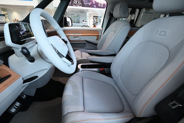 2025 Volkswagen ID. Buzz Pro Plus photo 6