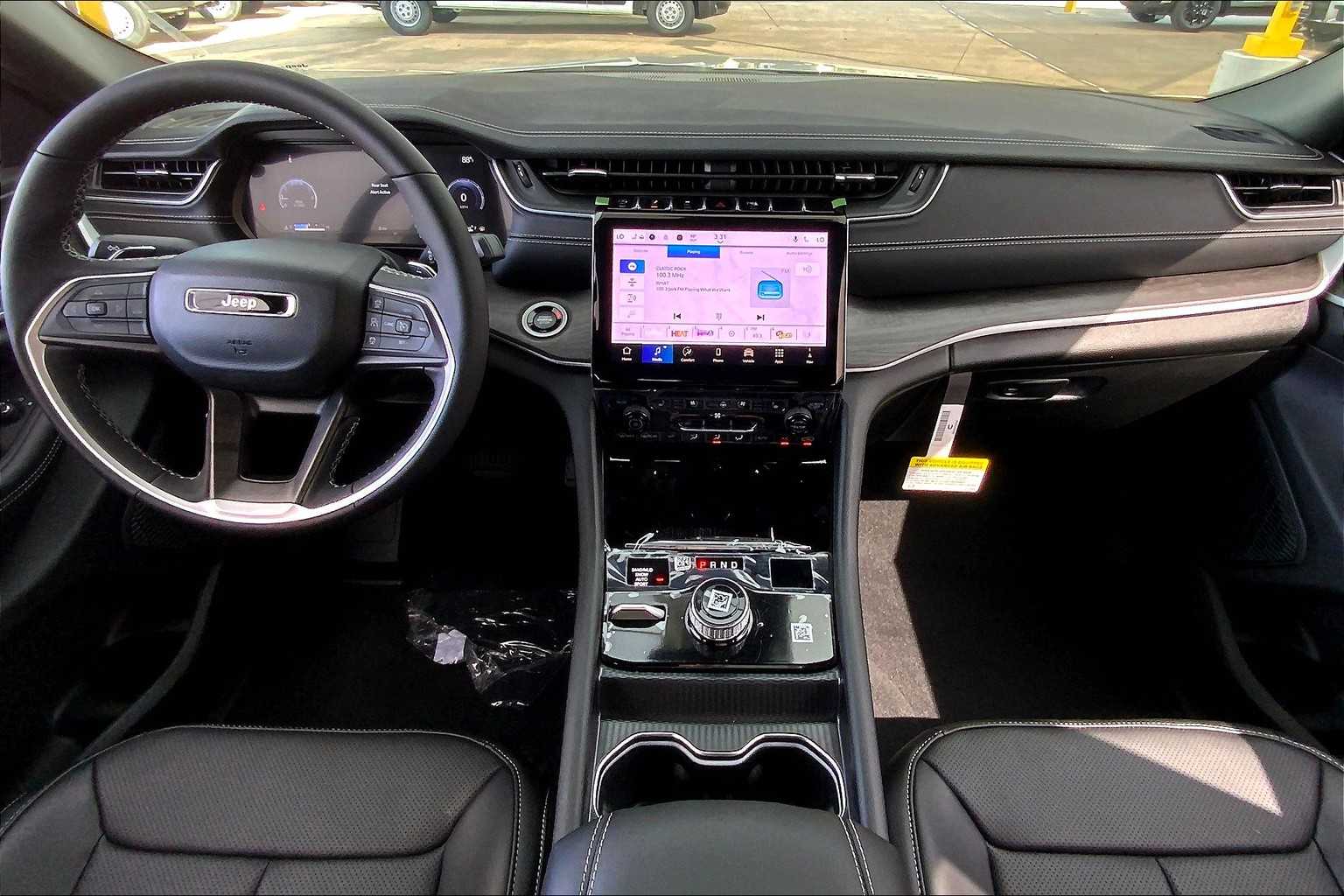2025 Jeep Grand Cherokee Limited photo 5