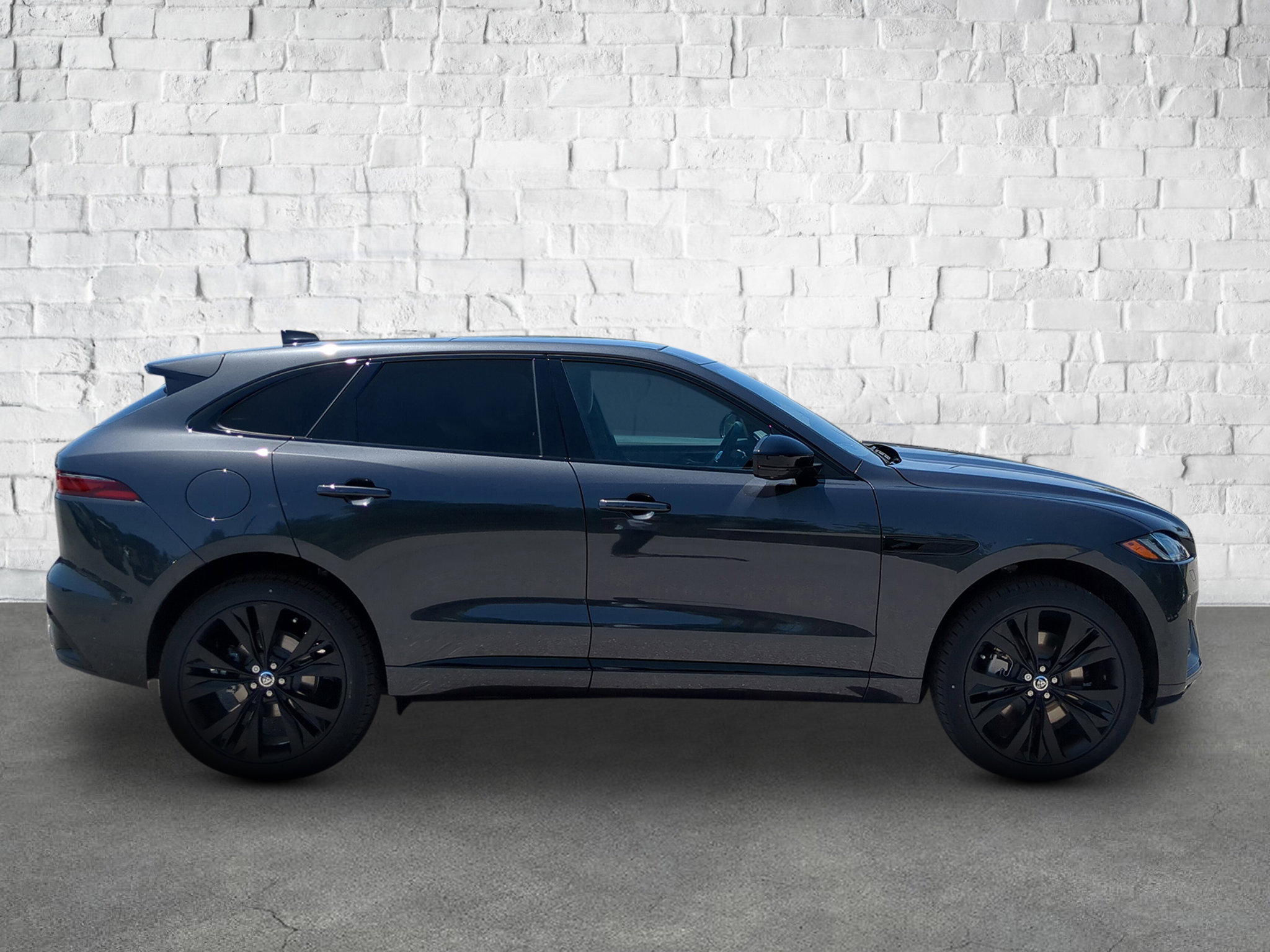 2026 Jaguar F-PACE P400 R-Dynamic S photo 4