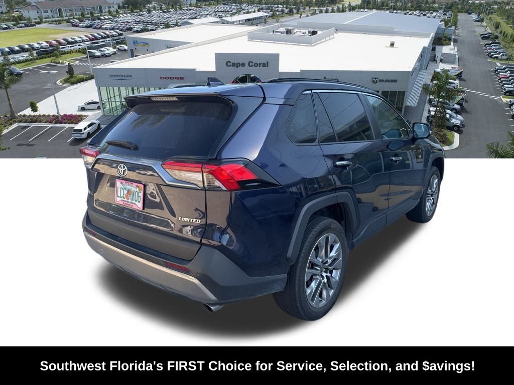 2023 Toyota RAV4 Limited photo 3