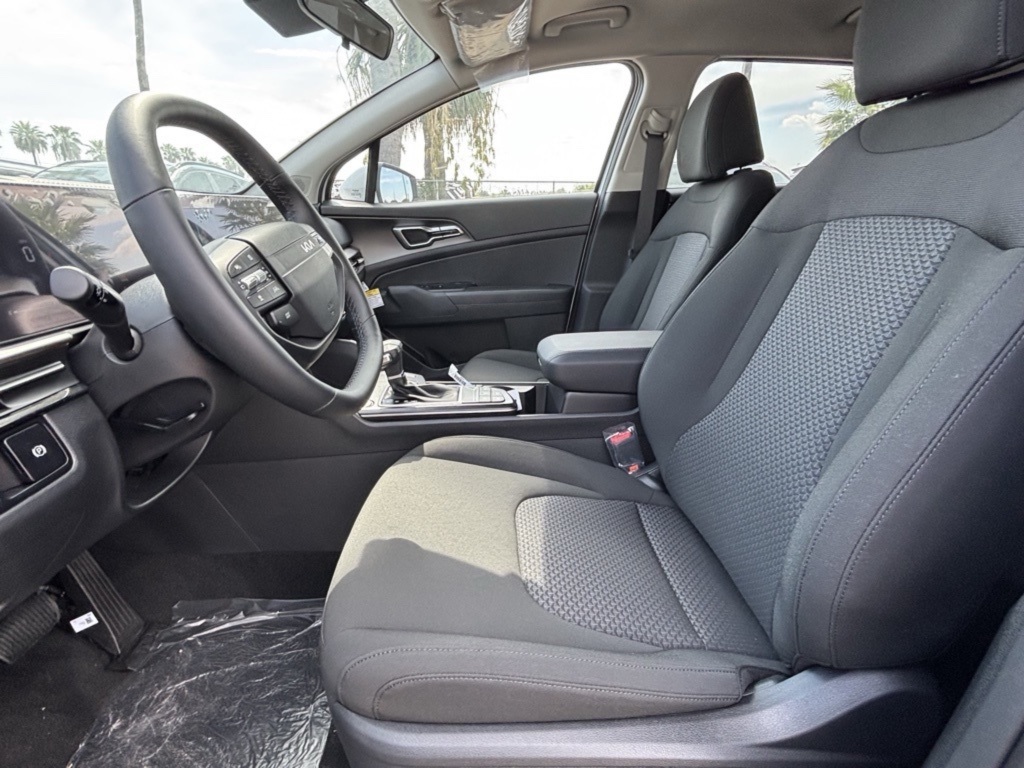 2026 Kia Sportage LX photo 12