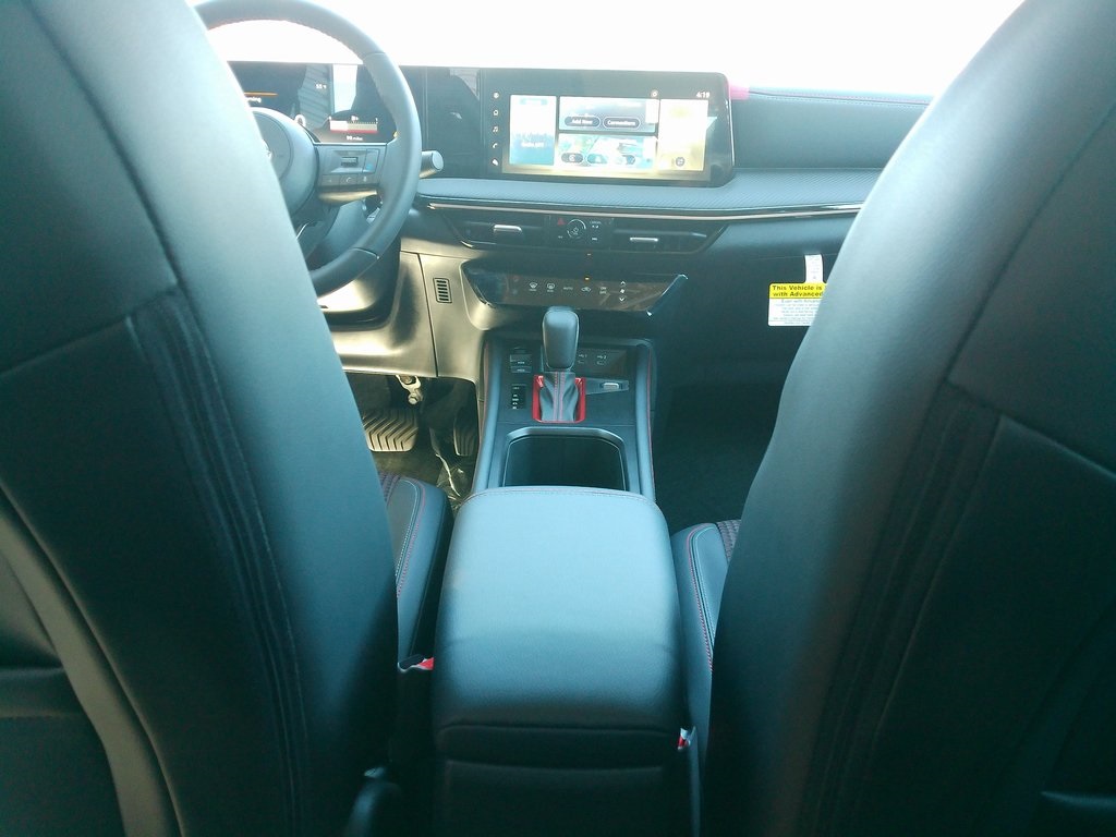 2025 Nissan Kicks SR photo 25