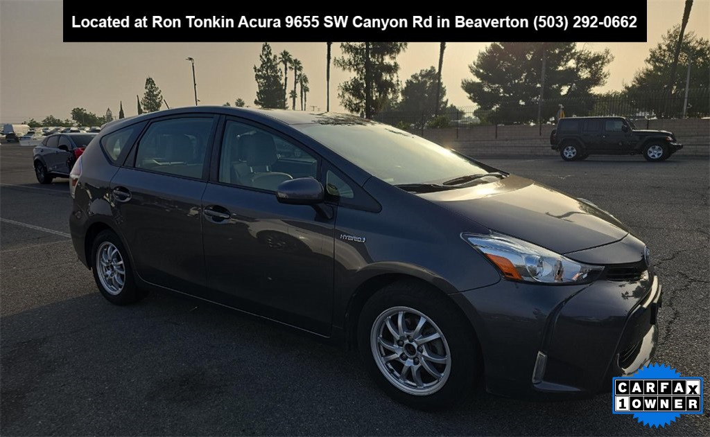 2017 Toyota Prius V Four photo 4