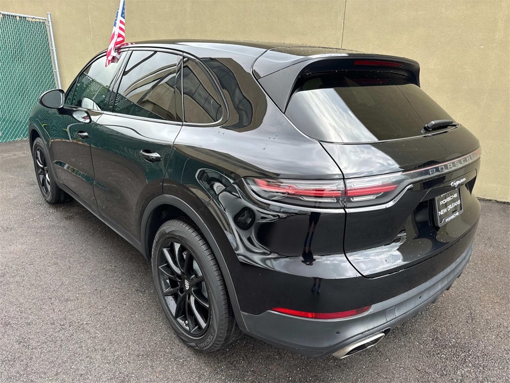 2021 Porsche Cayenne photo 3