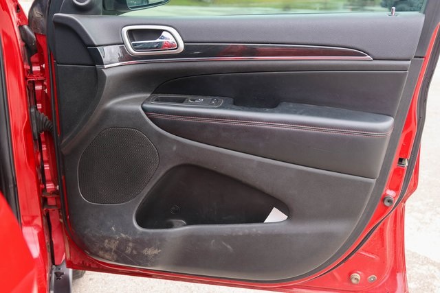 Used 2018 Red Jeep Trailhawk image 17