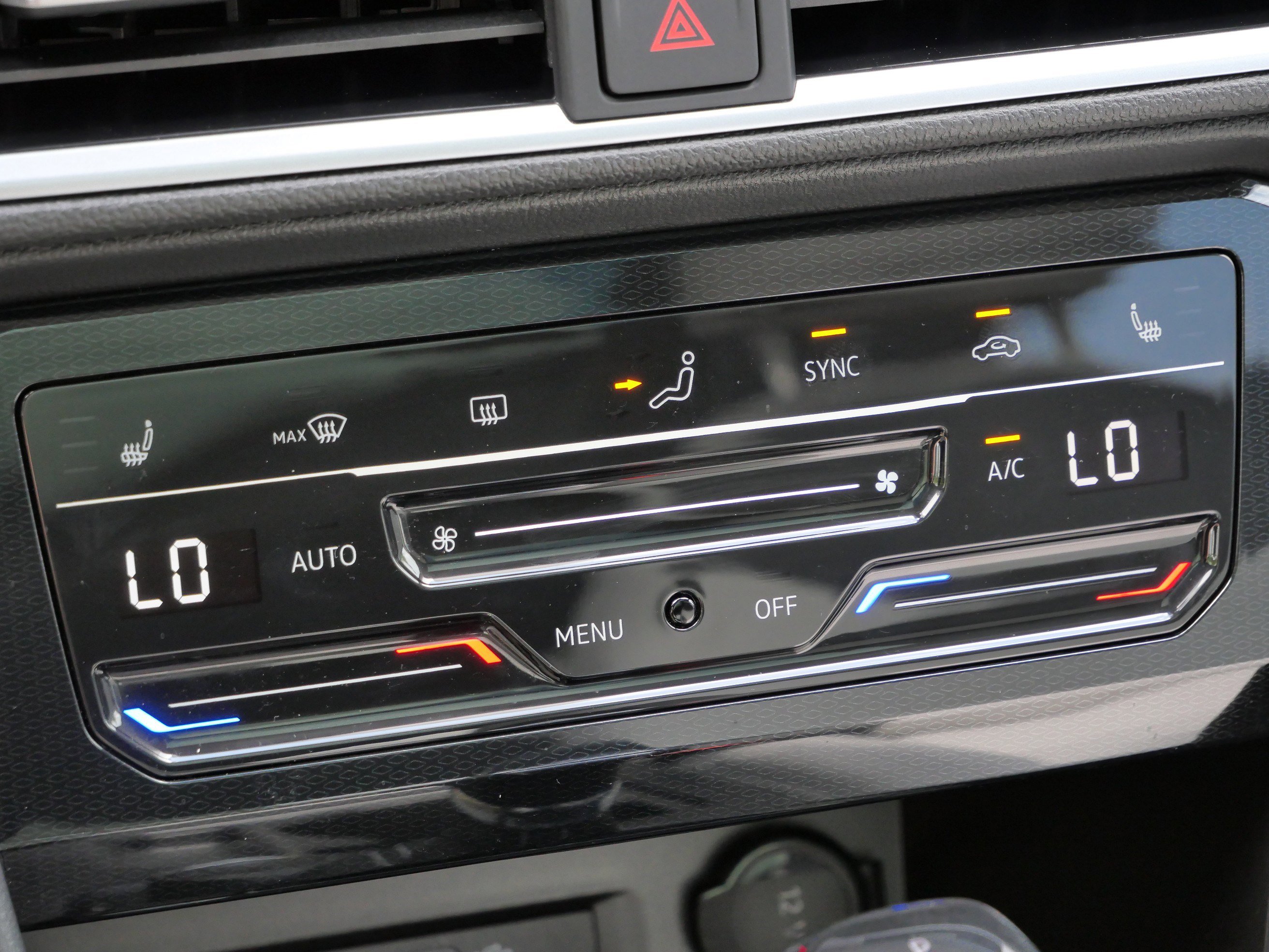 2025 Volkswagen Taos SE photo 23