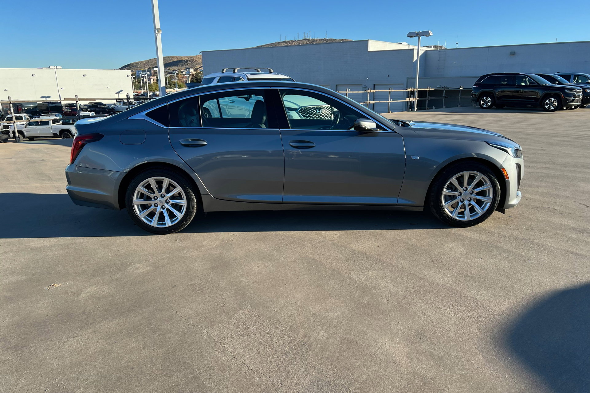 2021 Cadillac CT5 Luxury photo 2