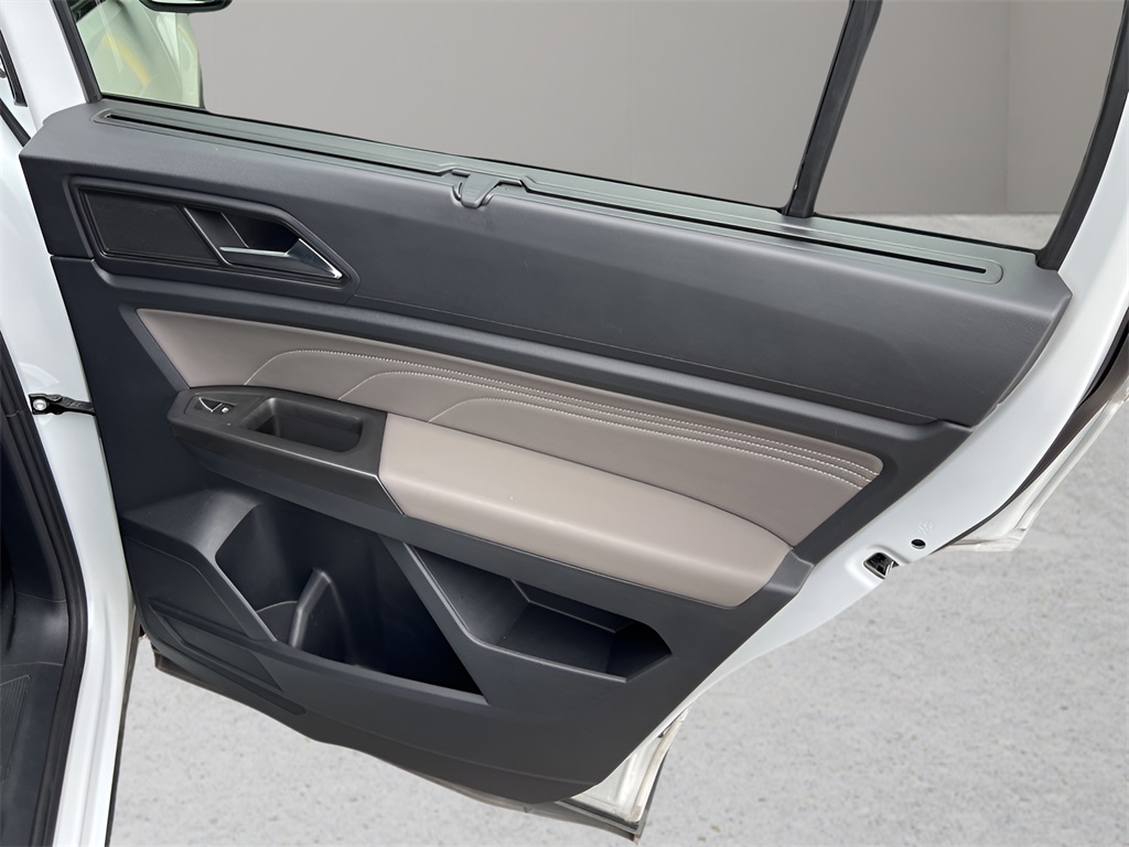 2022 Volkswagen Atlas SEL photo 17