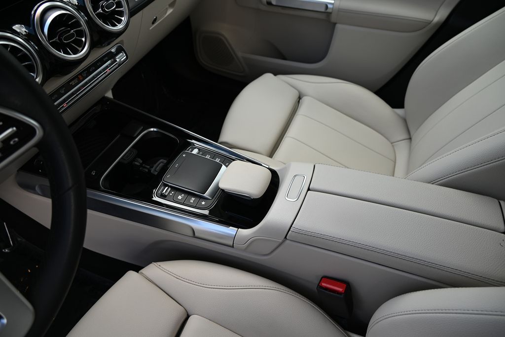 2022 Mercedes Benz GLB 250 photo 17