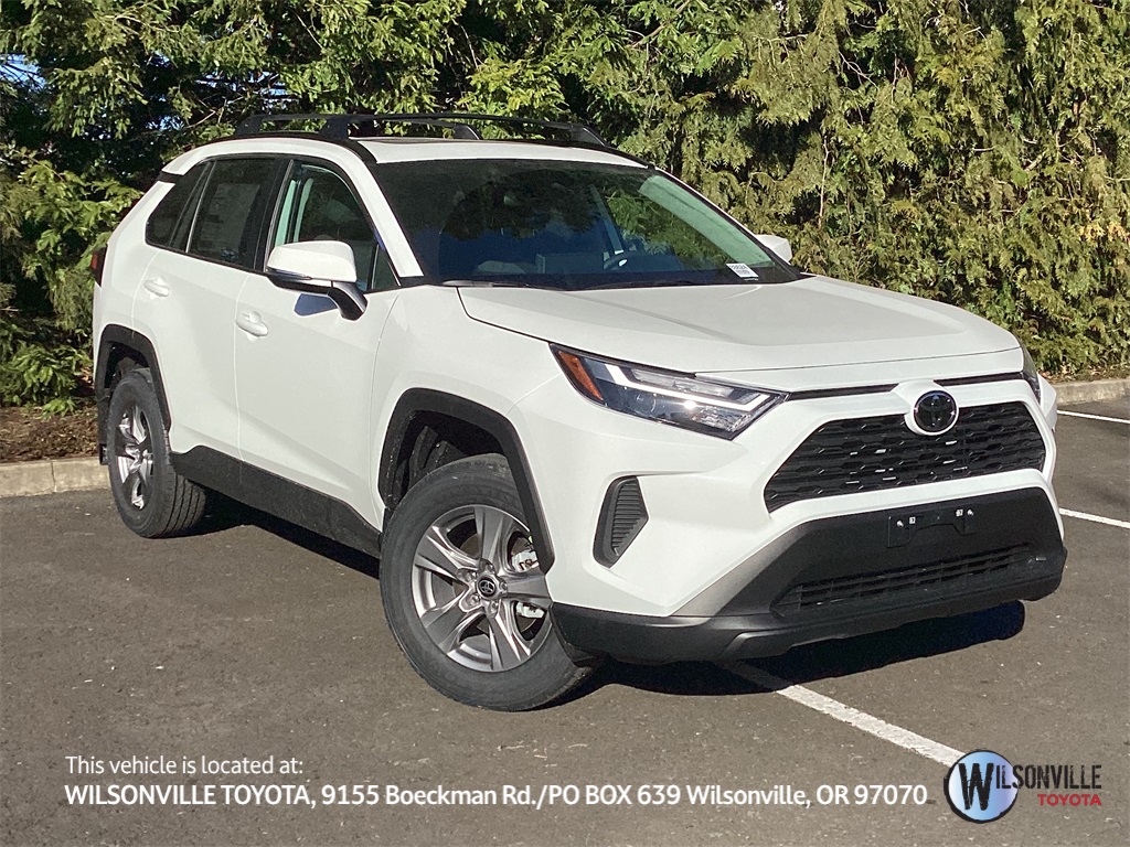 2025 Toyota RAV4 XLE's photo