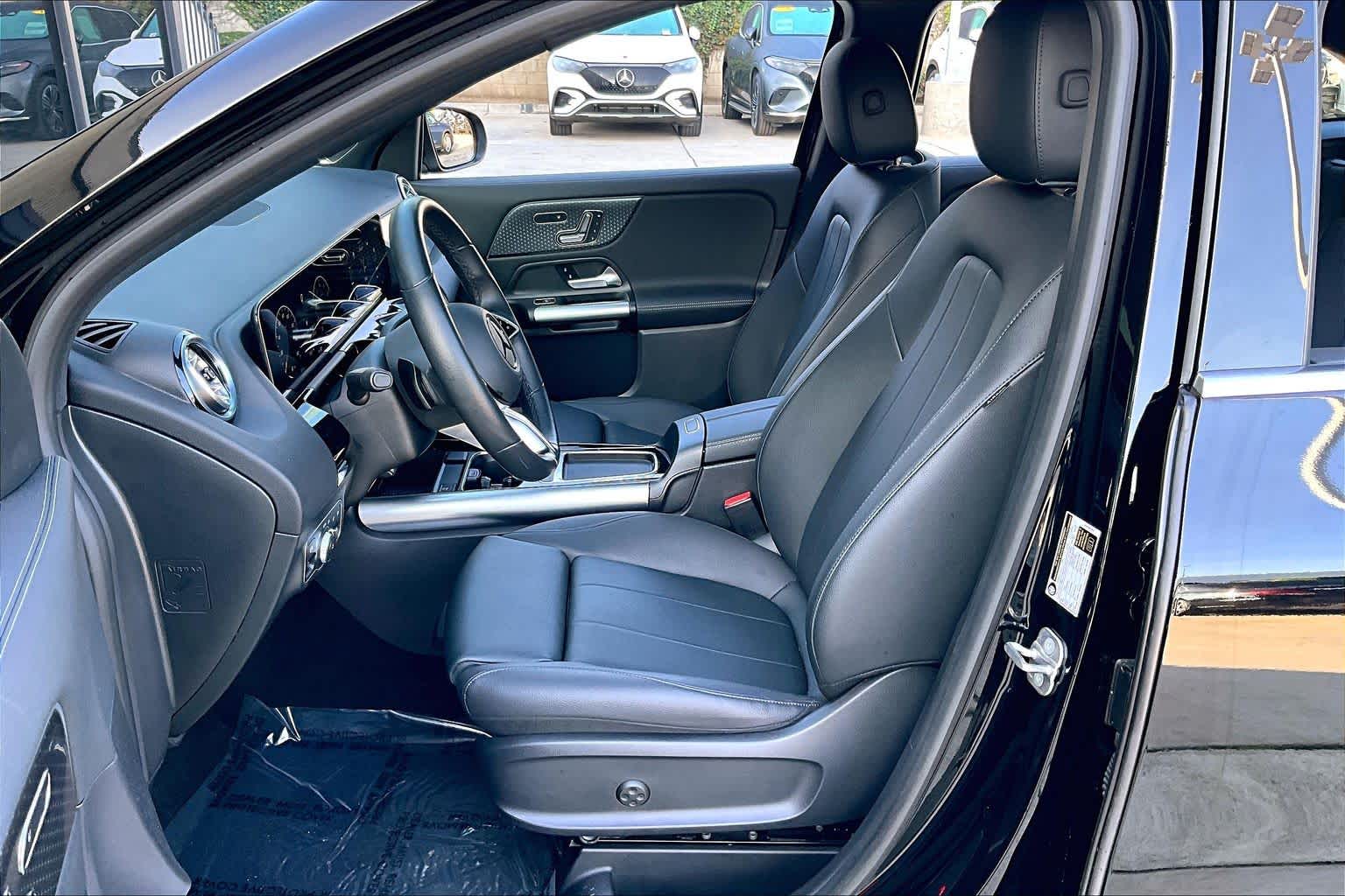 2025 Mercedes Benz GLA 250 photo 3