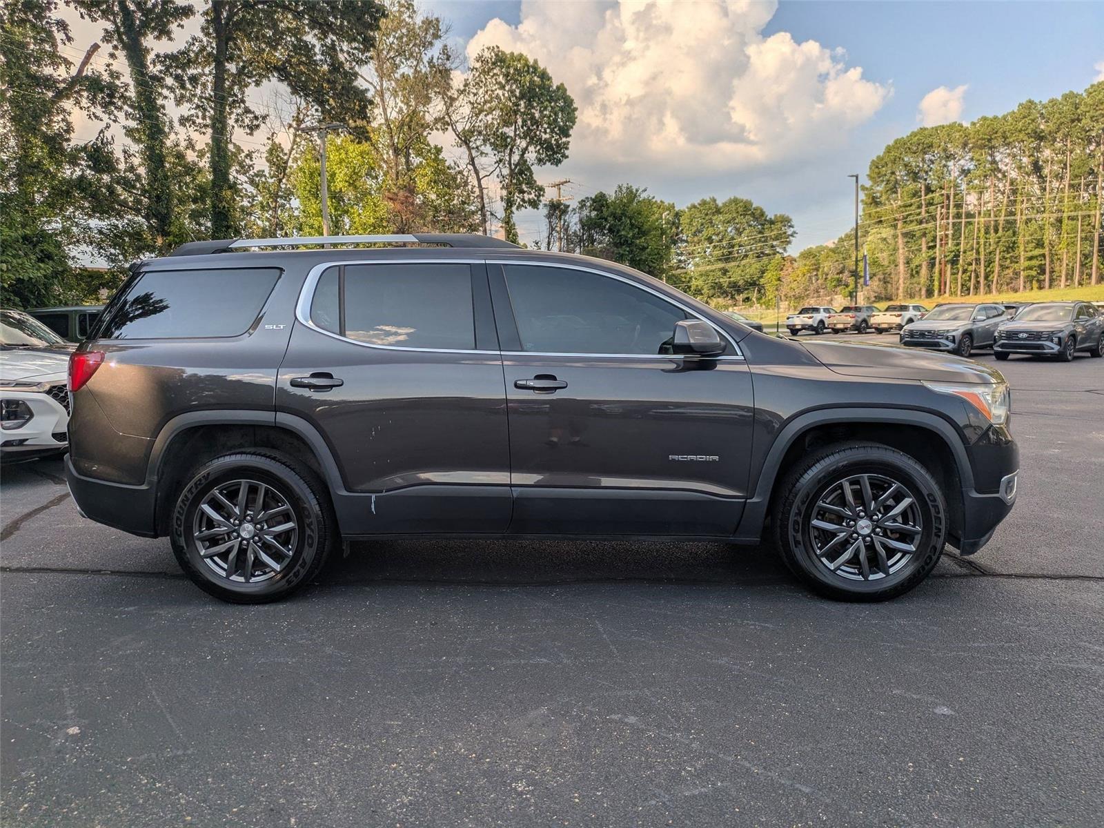 Used 2019 GMC Acadia SLT-1 with VIN 1GKKNMLS5KZ184143 for sale in Jackson, TN