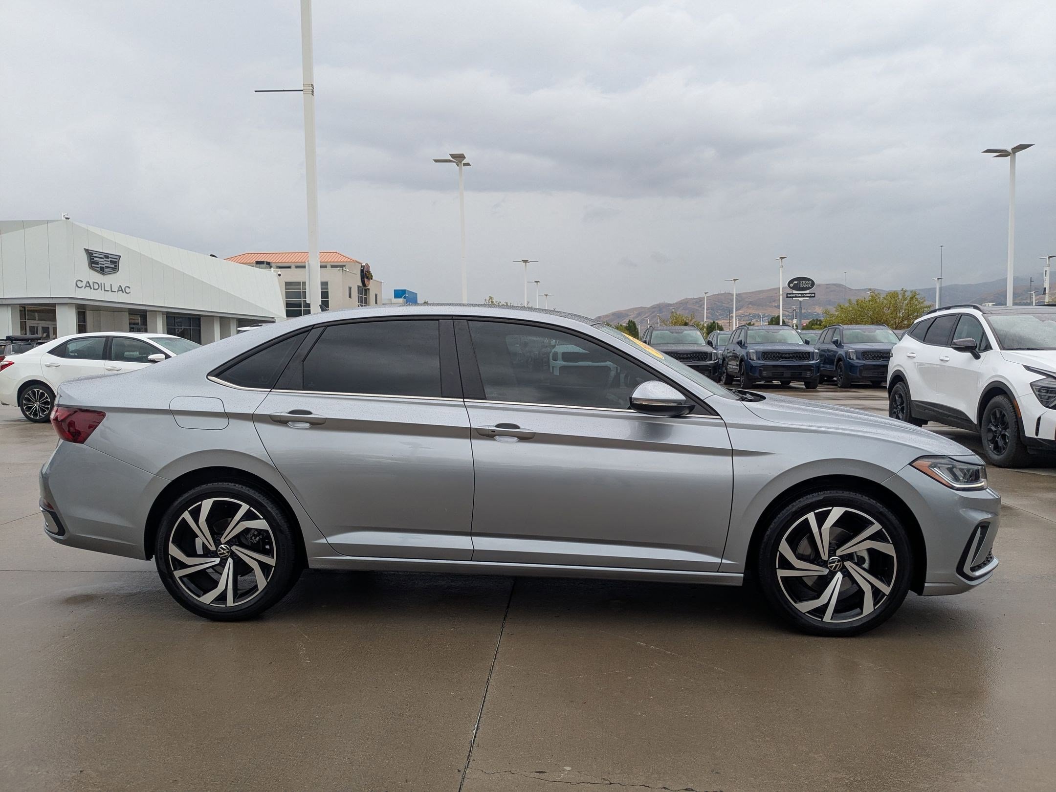 2025 Volkswagen Jetta SEL photo 6