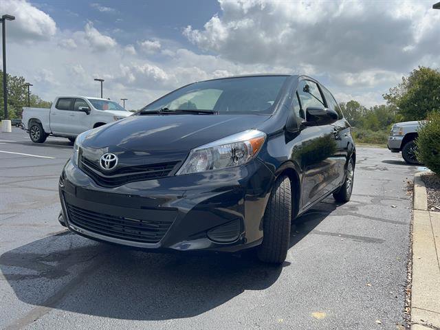 2013 Toyota Yaris L photo 3