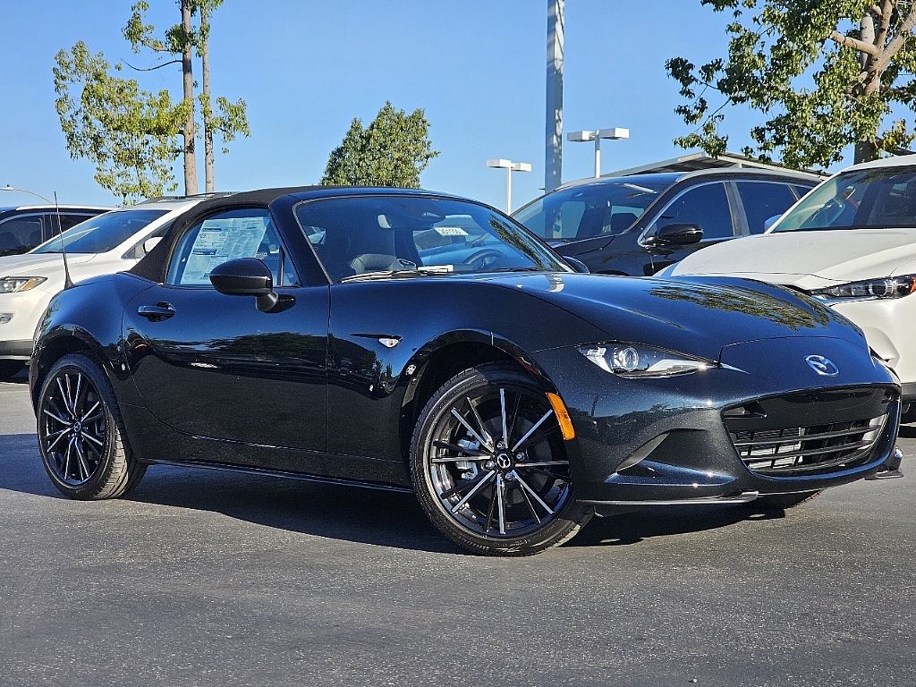 2025 Mazda MX-5 Miata Miata Grand Touring photo 2