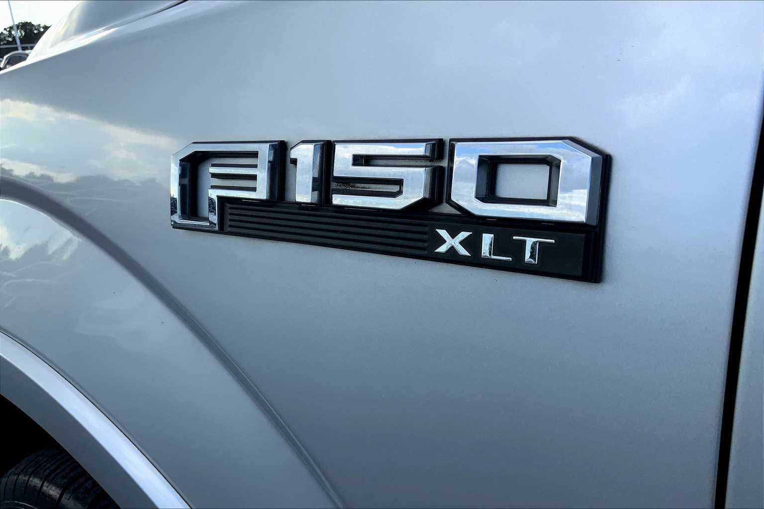2015 Ford F-150 XLT photo 9