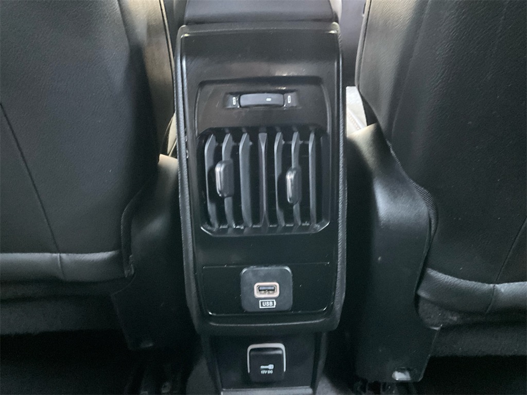 2023 Jeep Compass Latitude Lux photo 23