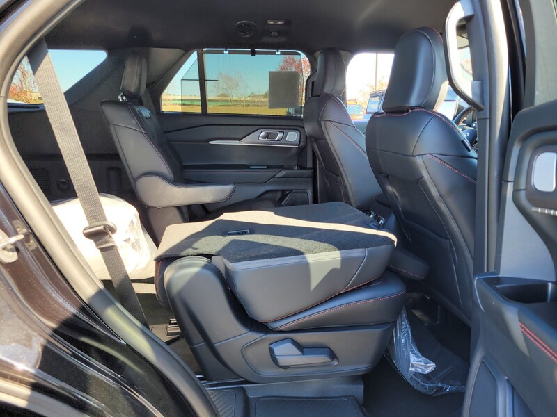 2025 Ford Explorer ST photo 13
