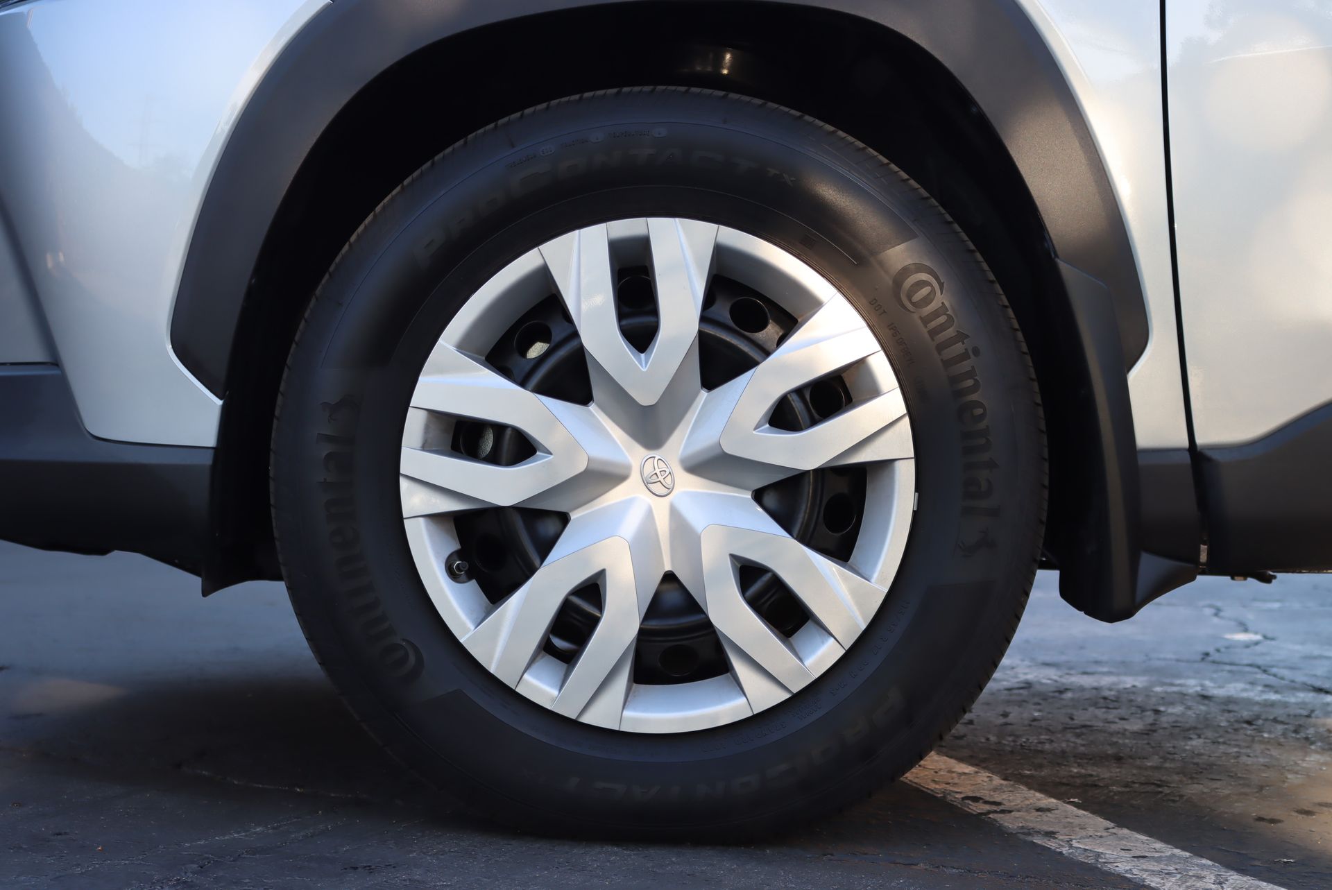 2025 Toyota Corolla Cross L photo 4