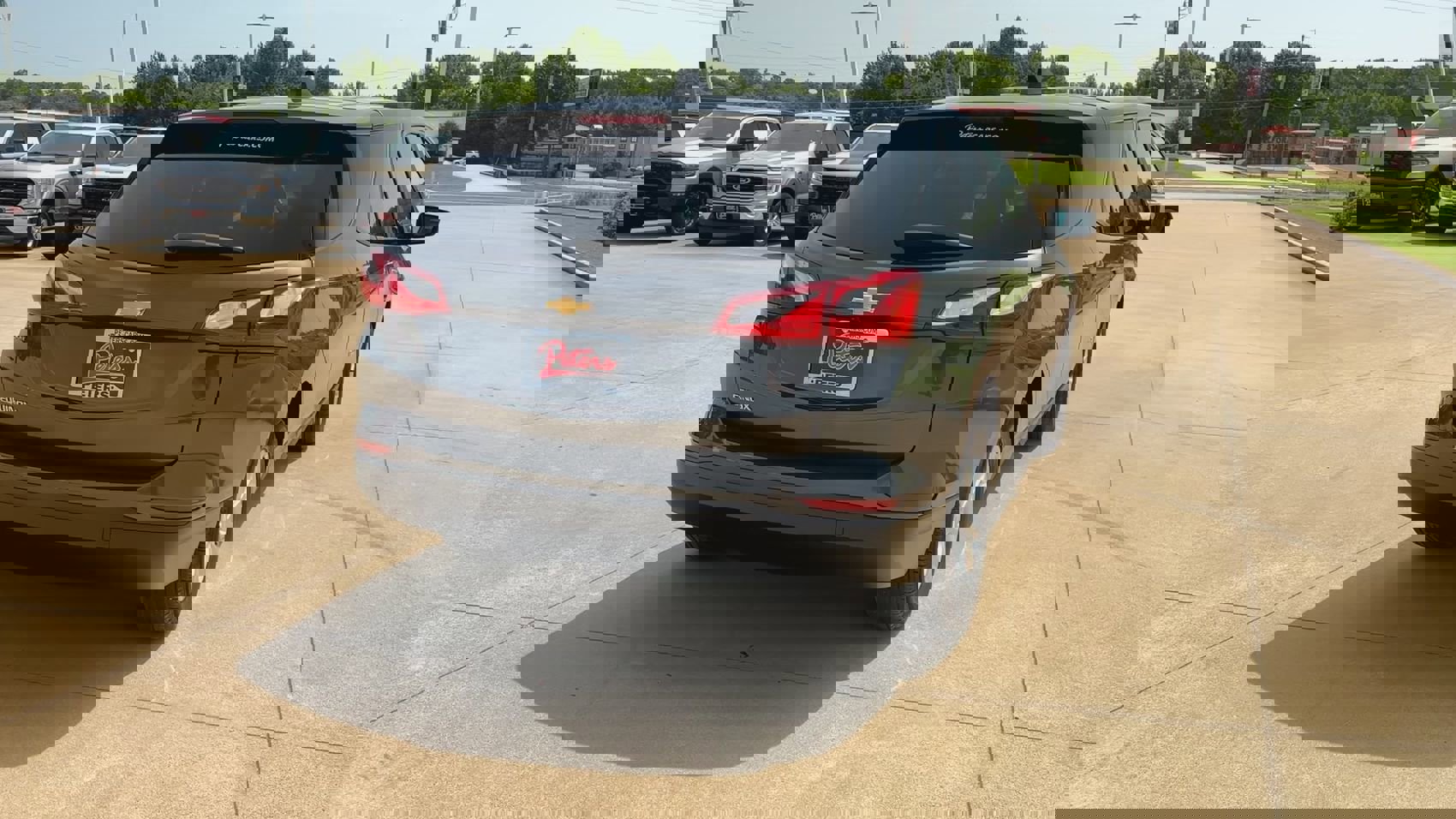 2021 Chevrolet Equinox LS photo 3