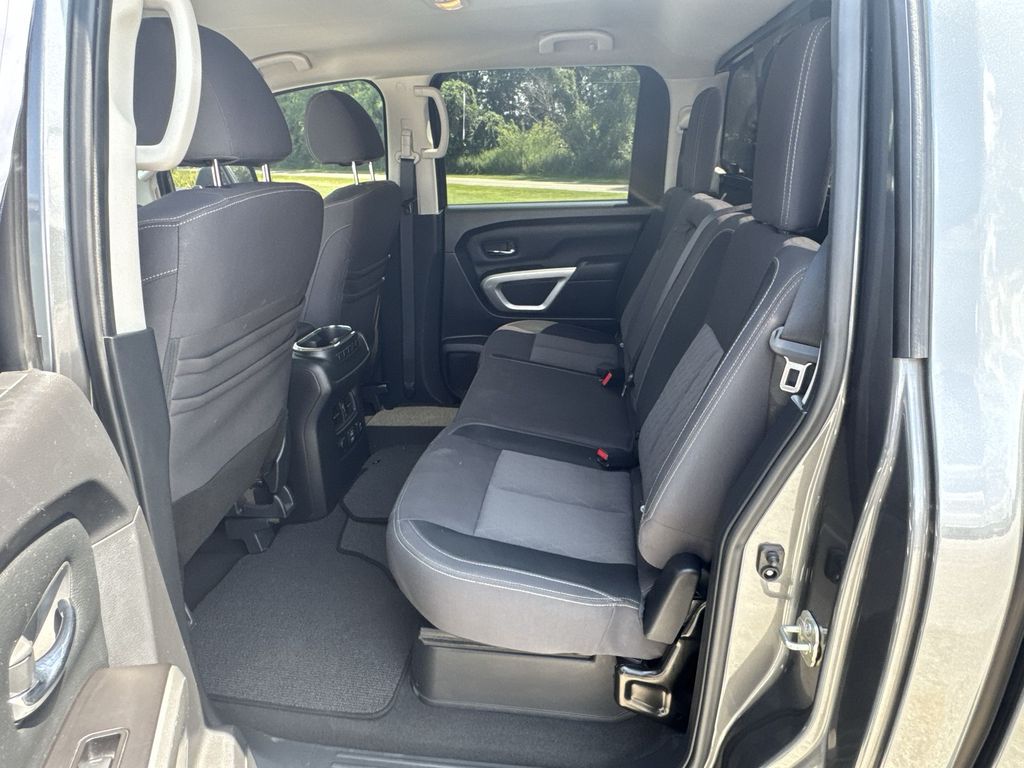 2021 Nissan Titan SV photo 22