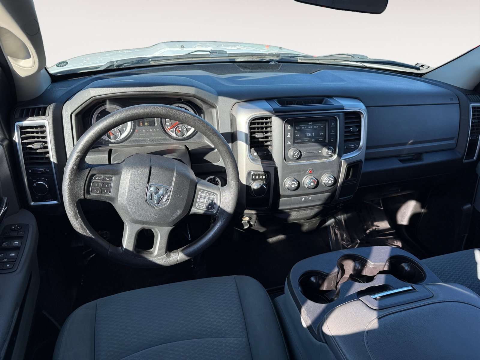 2019 Ram 1500 SLT photo 15
