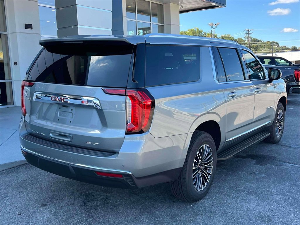 2024 Gmc Yukon XL SLT photo 3