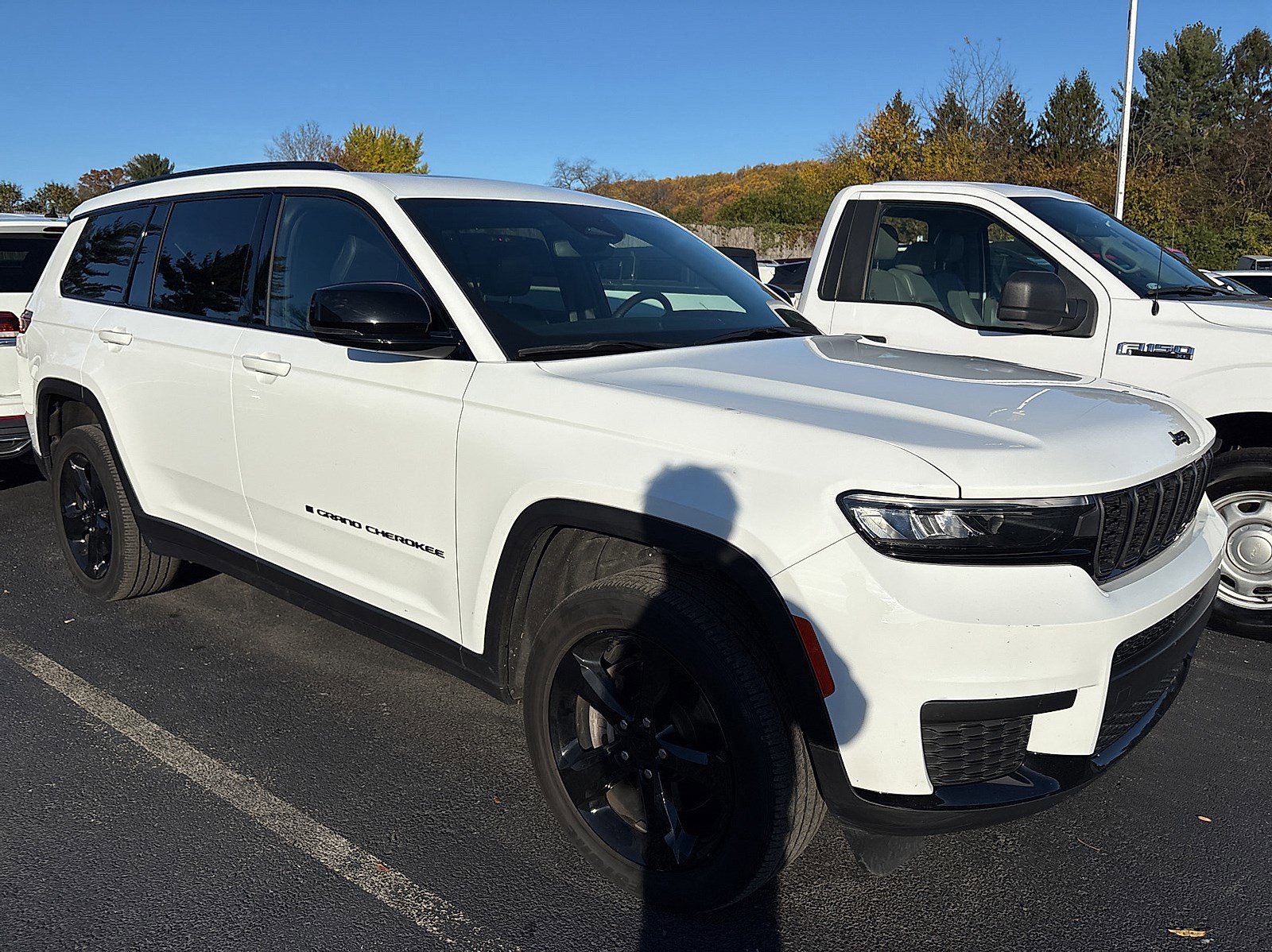 2023 Jeep Grand Cherokee Altitude photo 2