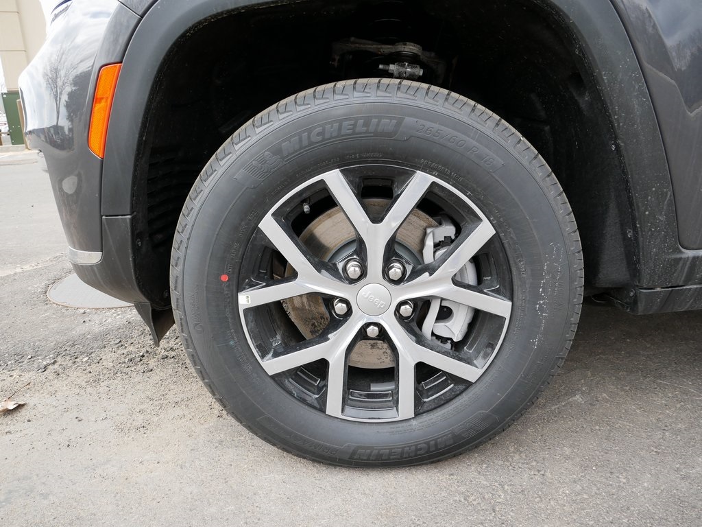 2025 Jeep Grand Cherokee Limited photo 4