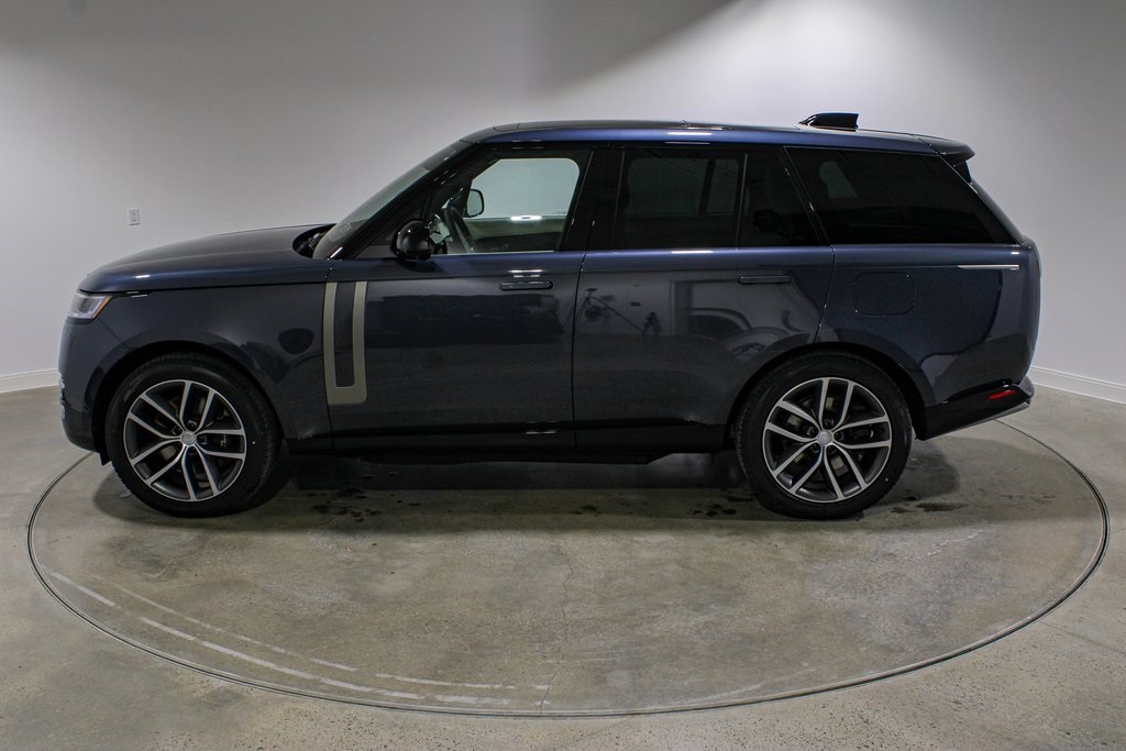 2025 Land Rover Range Rover SE photo 2