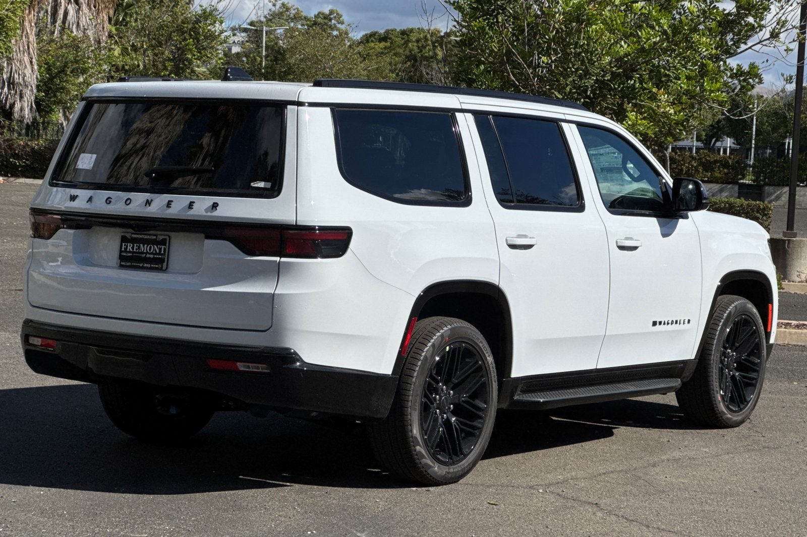 2025 Jeep Wagoneer Series II photo 3