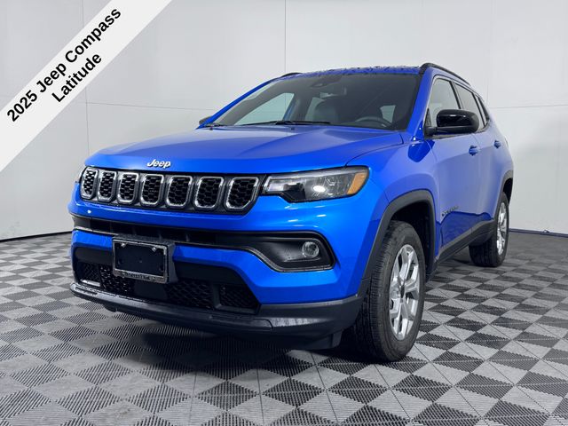 2025 Jeep Compass Latitude photo 3