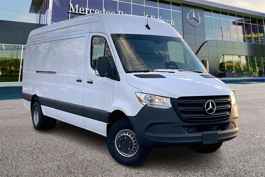 2025 Mercedes-Benz Sprinter Cargo Van Base's photo