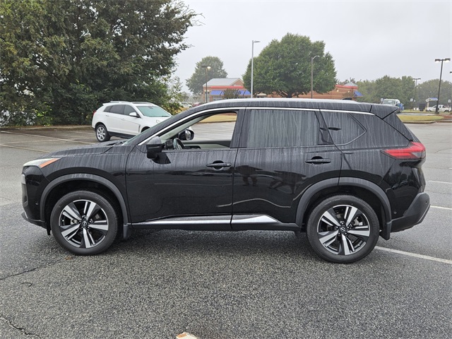 2023 Nissan Rogue SL photo 3