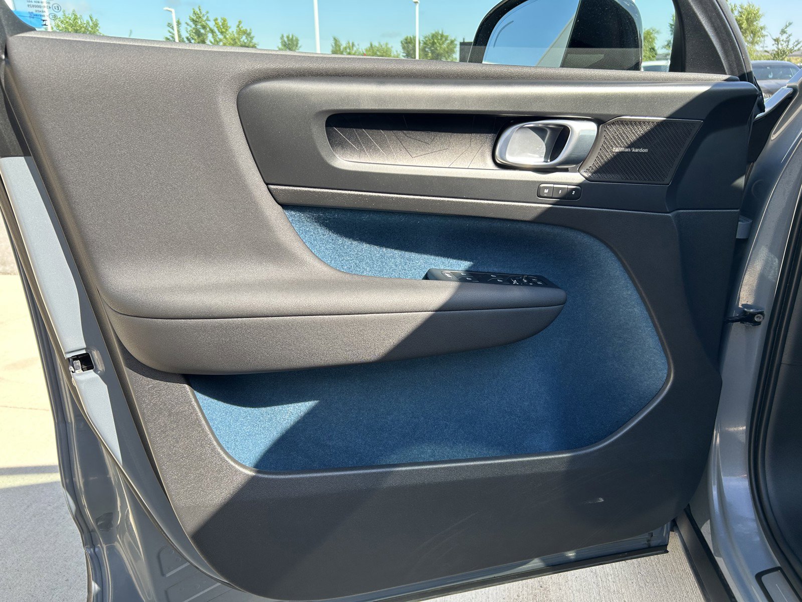 2023 Volvo C40 Recharge Ultimate photo 8