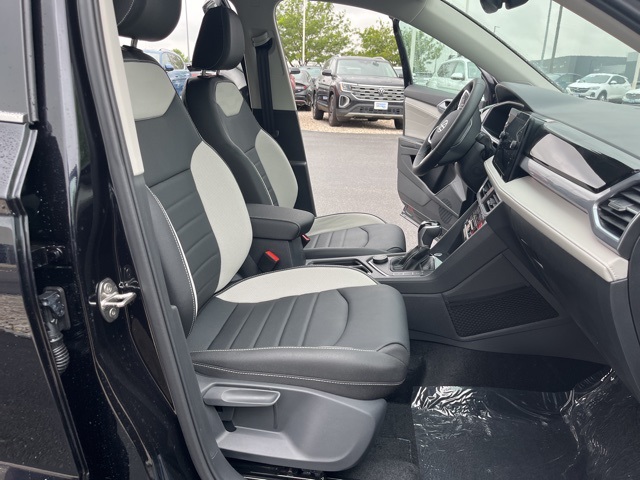 2025 Volkswagen Taos SEL photo 20