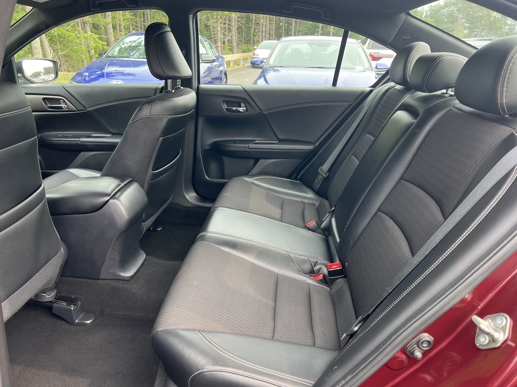 2017 Honda Accord Sport photo 16