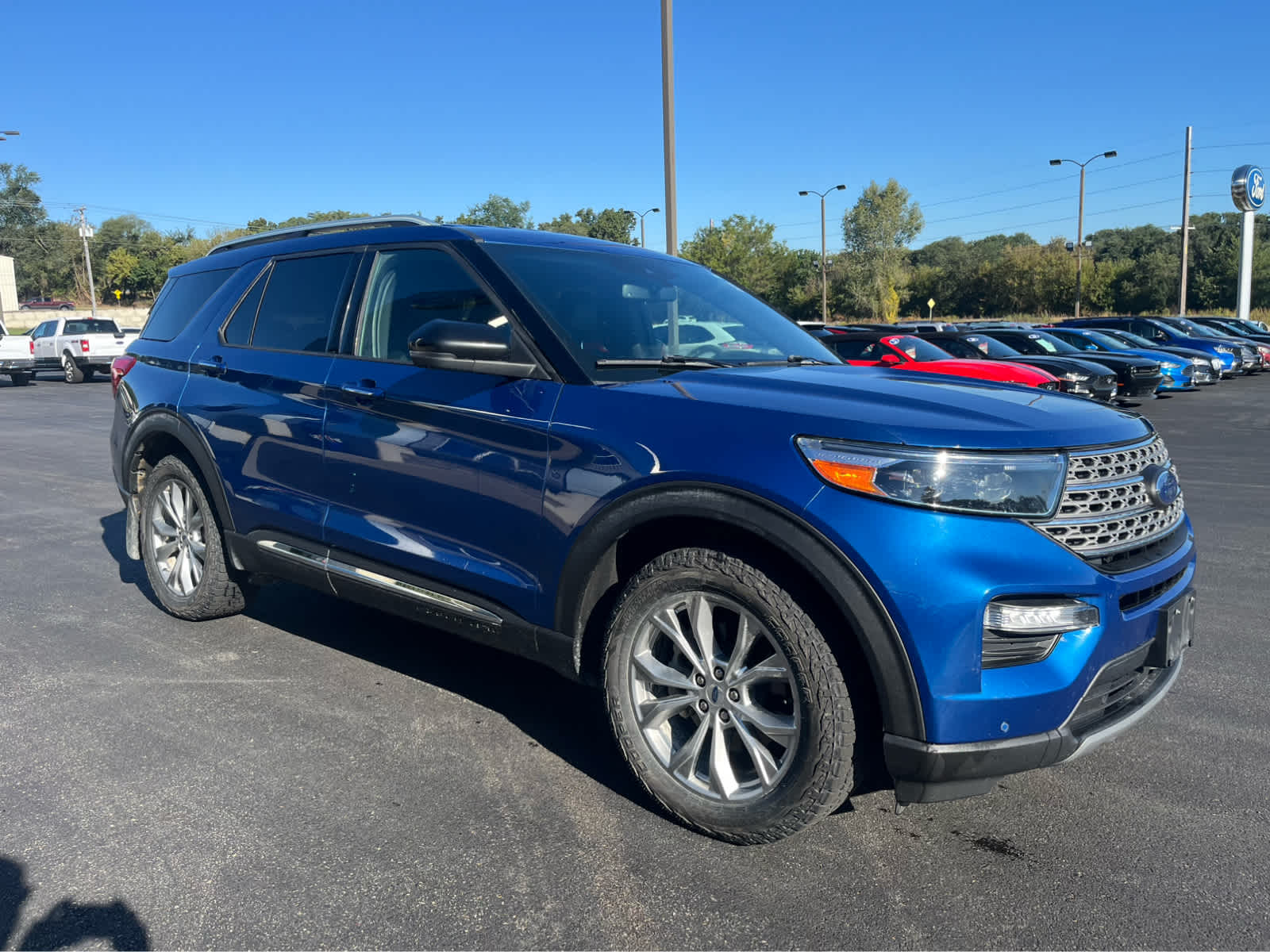 2020 Ford Explorer Limited photo 2