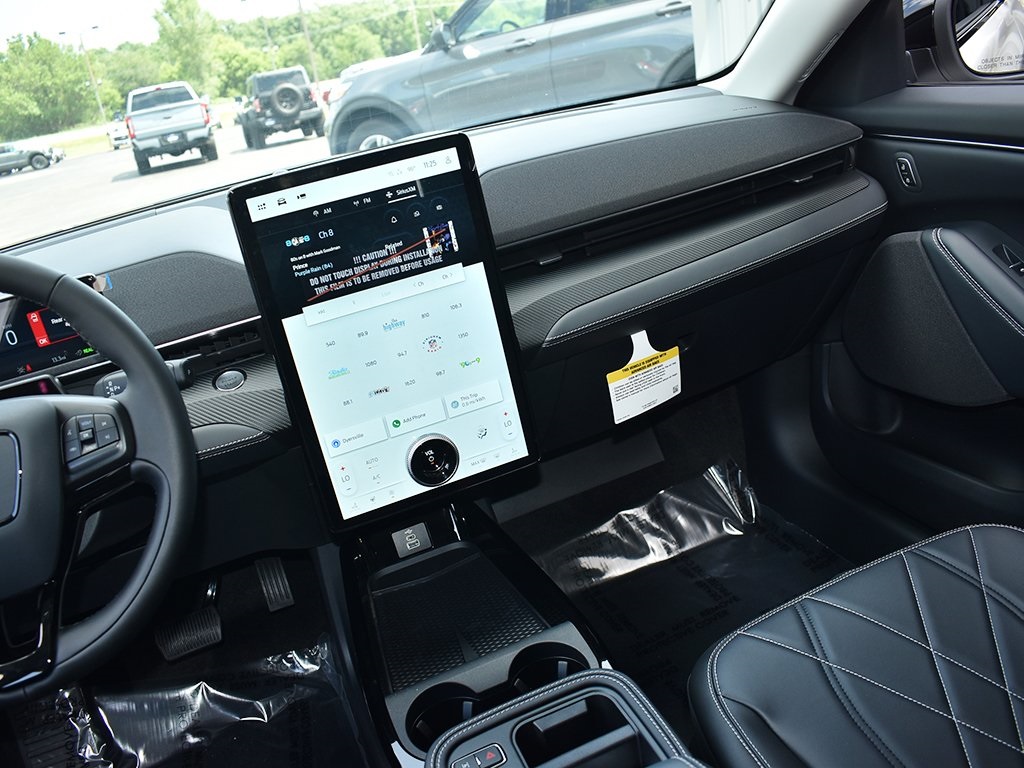 2025 Ford Mustang Mach-E Select photo 14