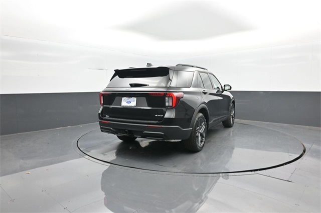 2026 Ford Explorer ST-Line photo 3