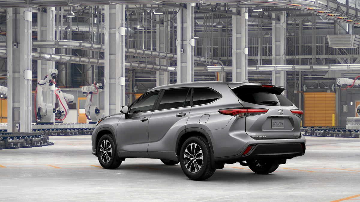 2025 Toyota Highlander XLE photo 4