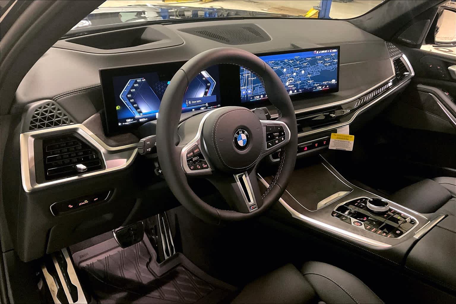New 2025 BMW X7 M60i Sport Utility in Houston S9W58988 AcceleRide